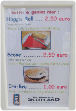 Schotse boodschappen in de Schotse winkel van The World of Scotland in 's-Gravendeel