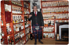Schotse boodschappen in de Schotse winkel van The World of Scotland in 's-Gravendeel