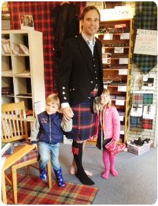 Schotse boodschappen in de Schotse winkel van The World of Scotland in 's-Gravendeel