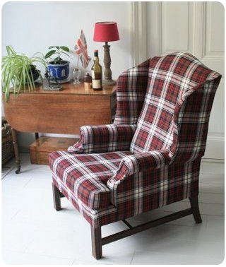 schotse ruiten uitzoeken in de tartan-o-theek van The World of Scotland