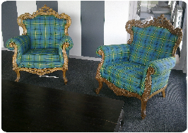 schotse ruiten uitzoeken in de tartan-o-theek van The World of Scotland