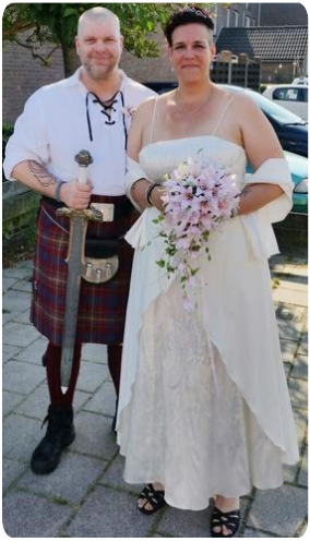 Een kilt passen bij The World of Scotland.